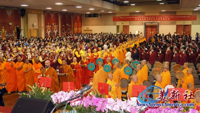 【新闻资讯】2025年《南 无 第 三 世 多 杰 羌 佛 经 藏 总 集》新卷隆重发行 全球佛教徒蒞美，共沐佛恩迎经藏-图片3
